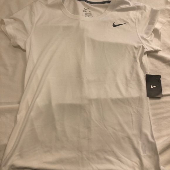 Nike Tops - Woman’s Nike dry fit